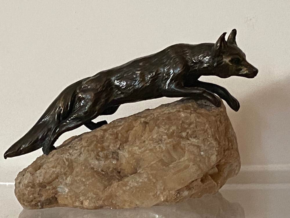 Bronze model of a Fox View X