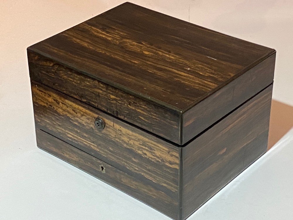 Coromandel Ladies Fitted Toilet Box for Restoration View XIII