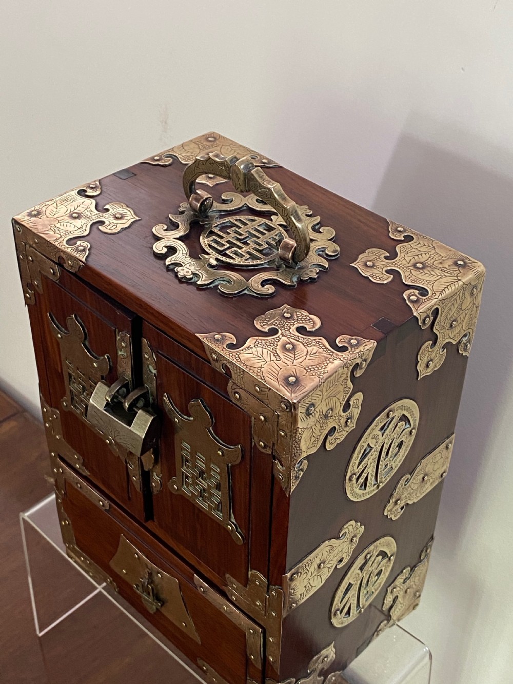  Late 19th Century Cantonese Collectors Cabinet View V