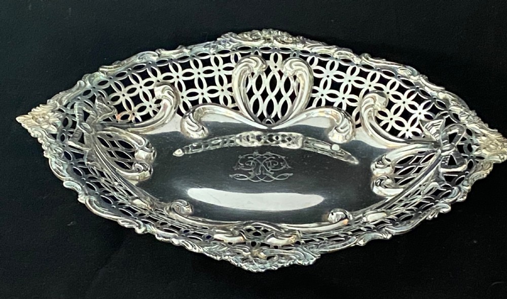 Silver Basket London 1898 by William Comyns View IV