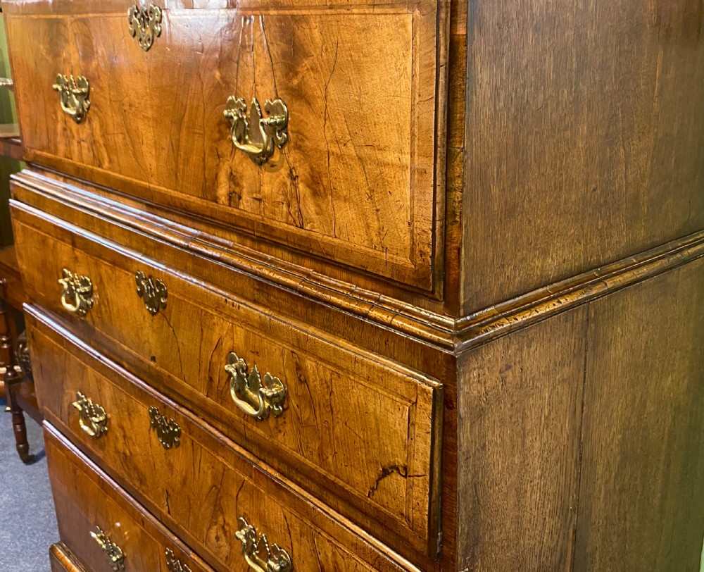 Early 18th Century Walnut Chest-on-Chest View X