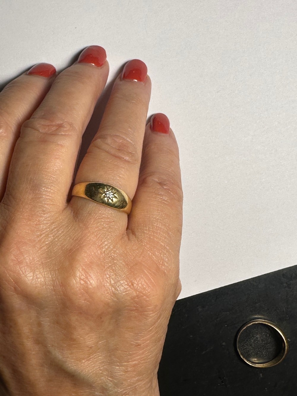 18ct Gold Gypsy Ring with Diamond View VI