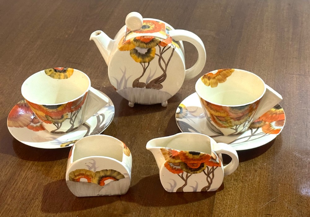 Clarice Cliff Bizarre Pattern Teaset View II