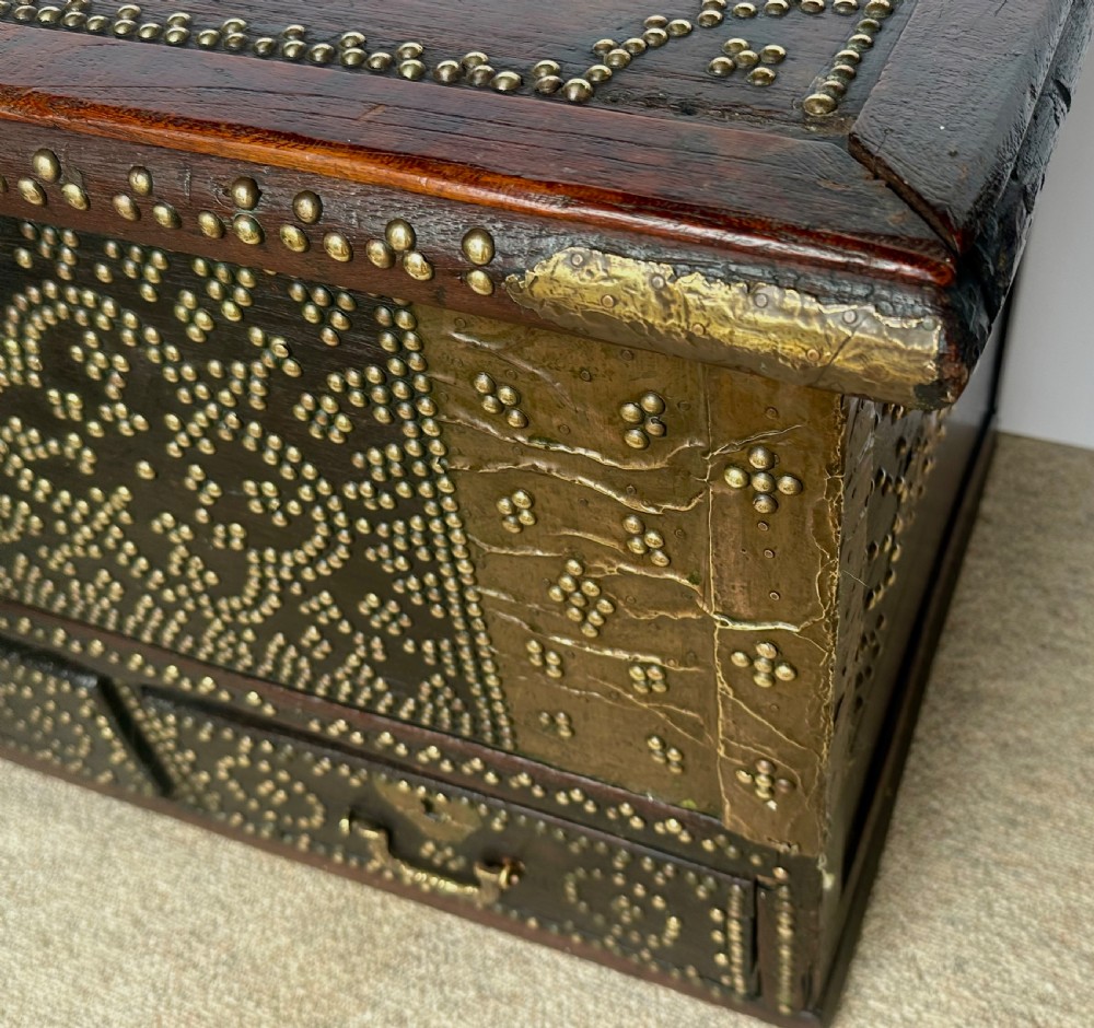 Zanzibar Chest View IV