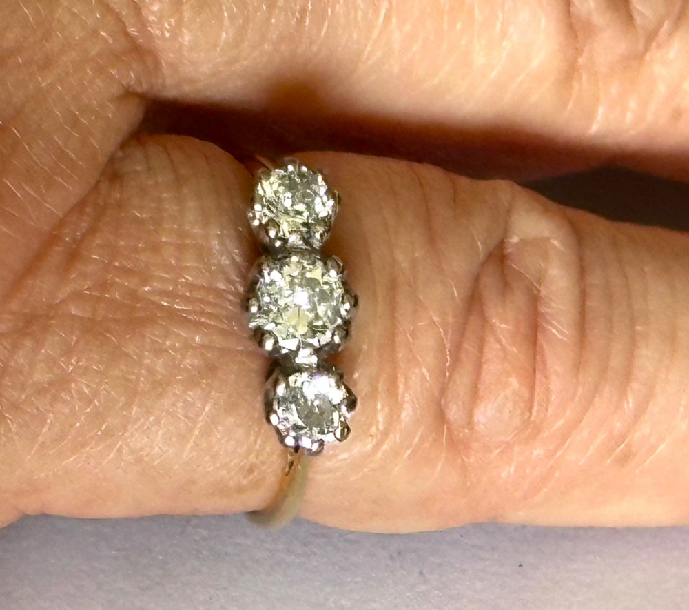 Diamond Ring in 18carat  Gold View VII