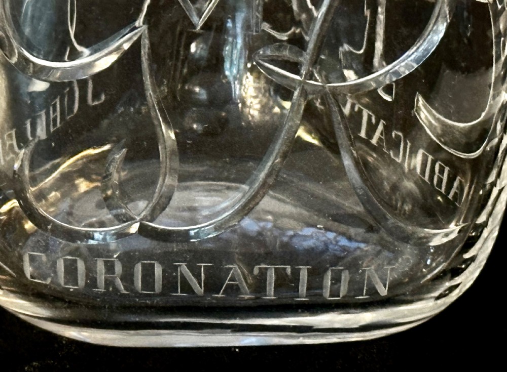 Decanter with Royal Connection. View V