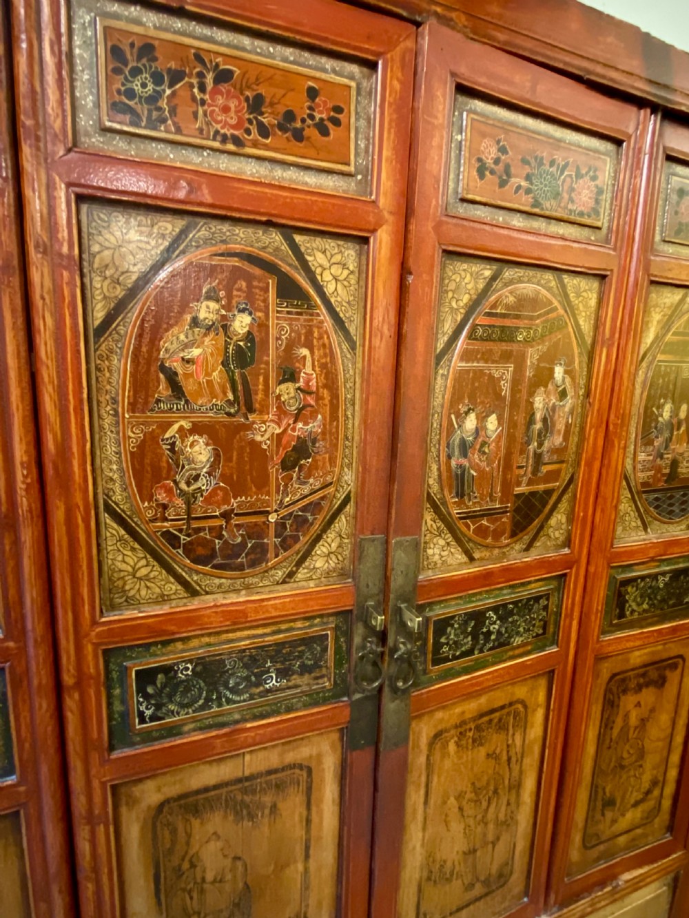 Chinese Painted Wedding Cabinet, Late Qing dynasty View IV