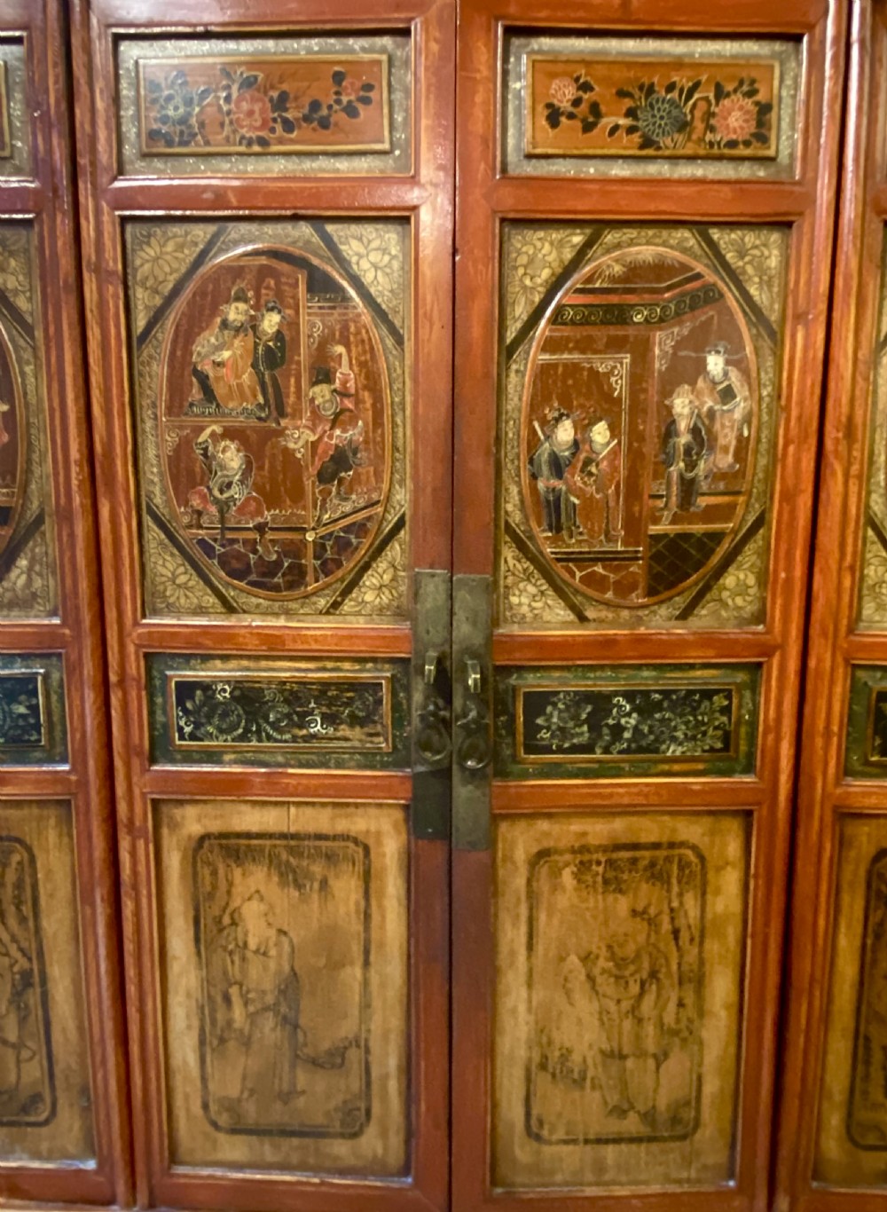 Chinese Painted Wedding Cabinet, Late Qing dynasty View V