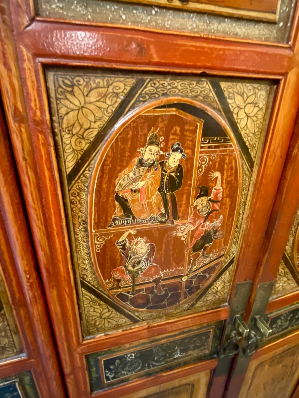 Chinese Painted Wedding Cabinet, Late Qing dynasty View VI