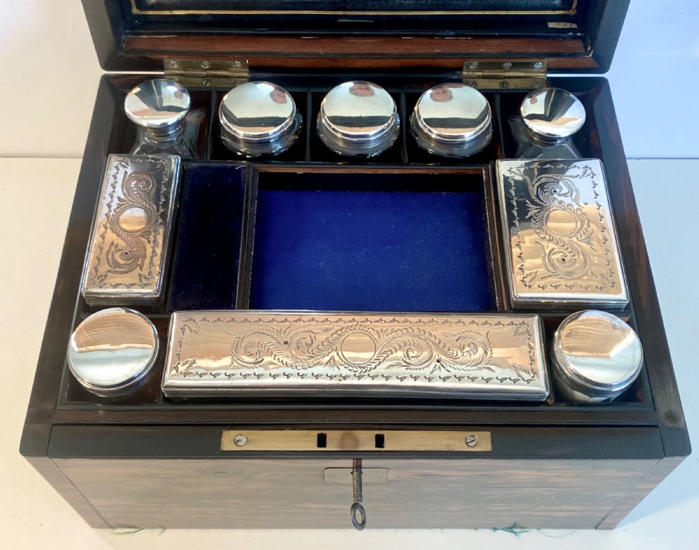 Coromandel Fitted Vanity Box View V