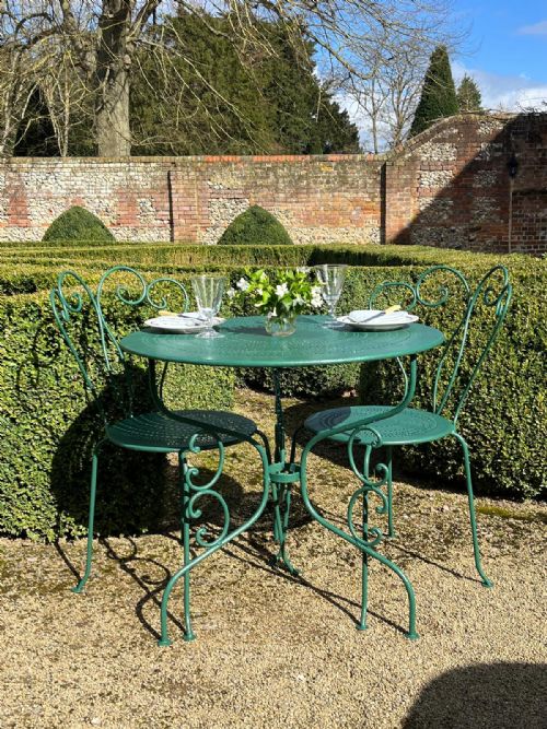 PRETTY VINTAGE FRENCH SET OF GARDEN TABLE PAIR OF CHAIRS - ADDITIONAL PHOTO 2