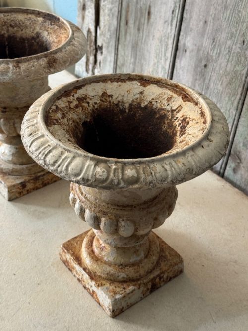 A PAIR OF FRENCH ANTIQUE URNS - ADDITIONAL PHOTO 5
