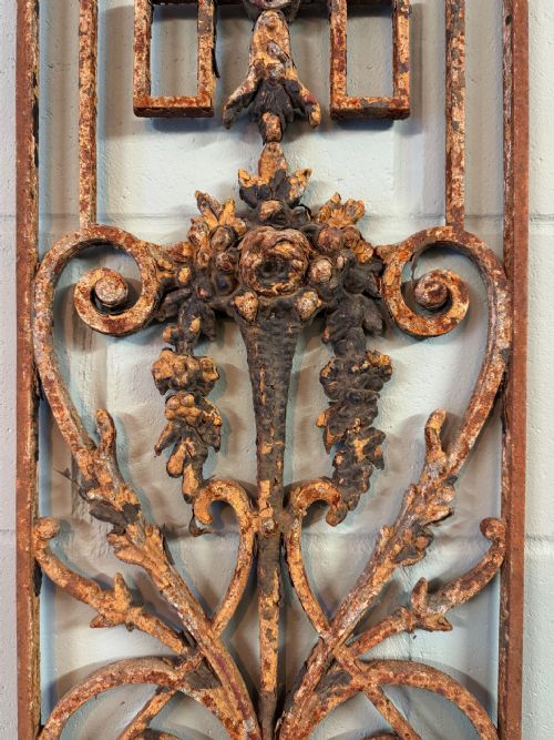ORIGINAL FRENCH CAST IRON DECORATIVE BALUSTRADE PANEL - ADDITIONAL PHOTO 2