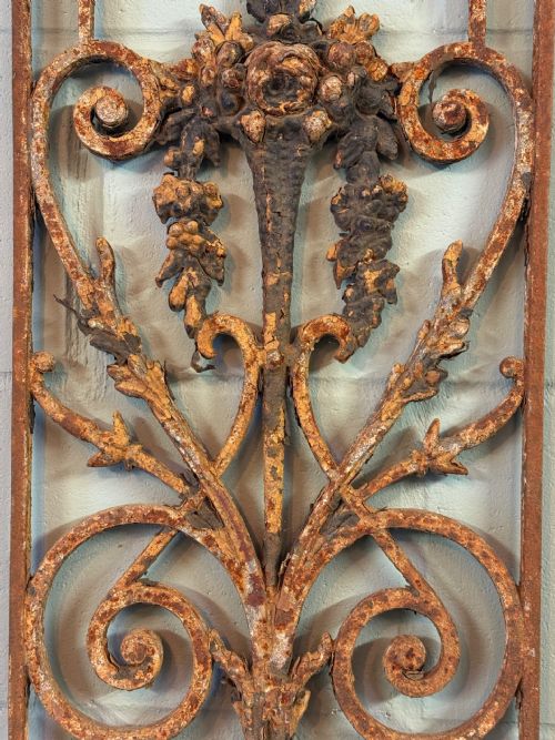 ORIGINAL FRENCH CAST IRON DECORATIVE BALUSTRADE PANEL - ADDITIONAL PHOTO 5
