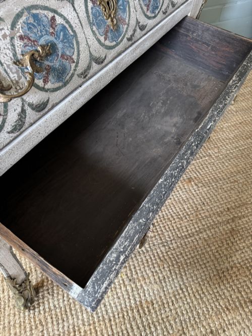 19TH CENTURY FRENCH MARBLE TOP BOMBE SHAPE COMMODE LATER PAINTED - ADDITIONAL PHOTO 12