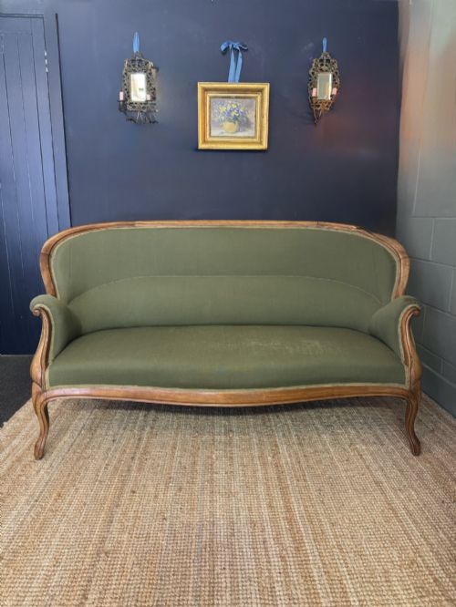 ANTIQUE FRENCH WALNUT FRAME CRAPAUD BACK SOFA - ADDITIONAL PHOTO 1