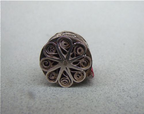 fig 2. GEORGIAN SILVER FILIGREE TAPE MEASURE, CIRCA 1820