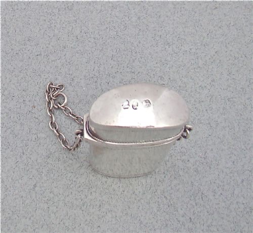 fig 2. GEORGIAN SILVER SCENT BOTTLE ETUI BY SAMUEL PEMBERTON, BIRMINGHAM CIRCA 1795