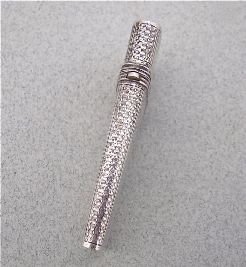 fig 3. WILLIAM IV SILVER ETUI BY JOSEPH WILLMORE, BIRMINGHAM 1834