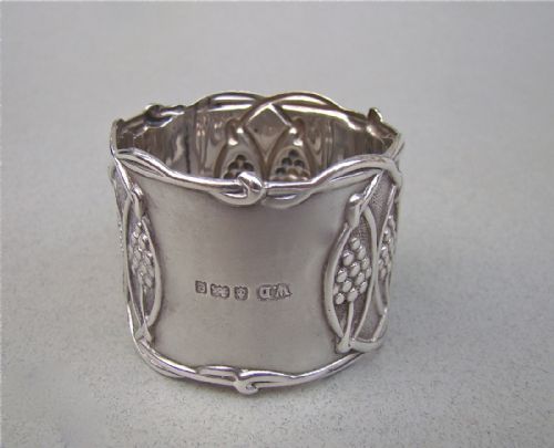 fig 1. ARTS & CRAFT SILVER NAPKIN RING BY WILLIAM DEVENPORT, BIRMINGHAM 1905