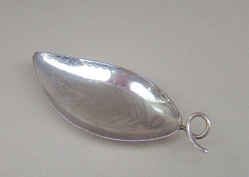 fig 1. GEORGIAN SILVER LEAF-SHAPED CADDY SPOON BY ELIZABETH MORLEY, LONDON 1796