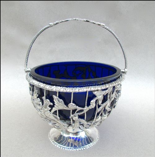 fig 1. GEORGIAN SILVER WIREWORK SUGAR BASKET BY THOMAS PITT, LONDON 1769