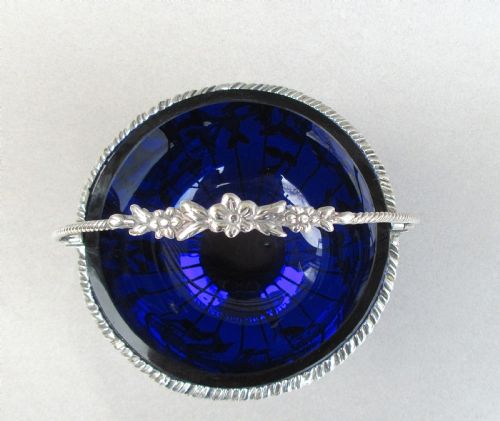 fig 4. GEORGIAN SILVER WIREWORK SUGAR BASKET BY THOMAS PITT, LONDON 1769