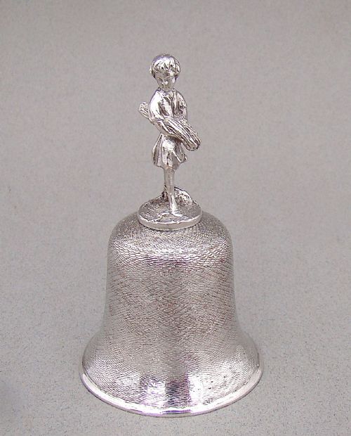 fig 1. GEORGE V SOLID SILVER TABLE BELL, CHESTER 1923