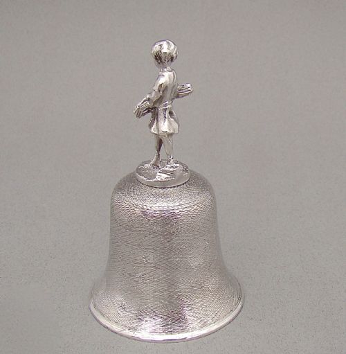 fig 2. GEORGE V SOLID SILVER TABLE BELL, CHESTER 1923
