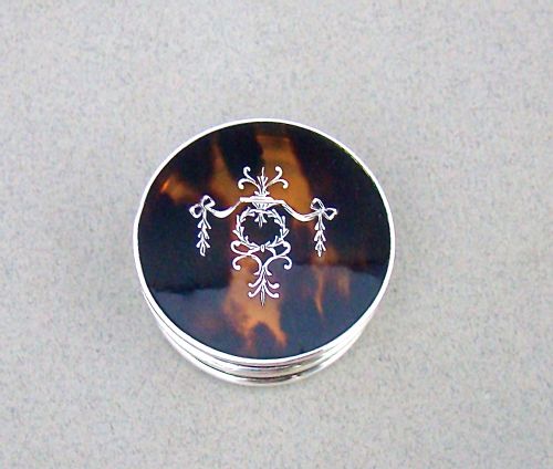 fig 2. SILVER PIQUE TORTOISESHELL JEWELLERY BOX BY COLLETT & ANDERSON, LONDON 1922