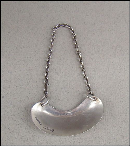 fig 1. GEORGE IV SILVER WHISKY TOT LABEL BY S BLANCKENSEE & SONS, CHESTER 1937
