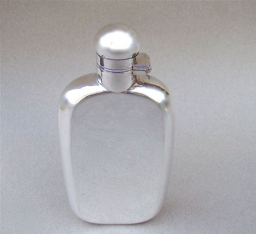 fig 1. GEORGE V SILVER SPIRIT FLASK BY JAMES DIXON & SONS, SHEFFIELD 1916