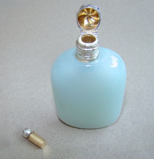 fig 2. VICTORIAN SILVER MOUNTED JADE SCENT BOTTLE, CIRCA 1890