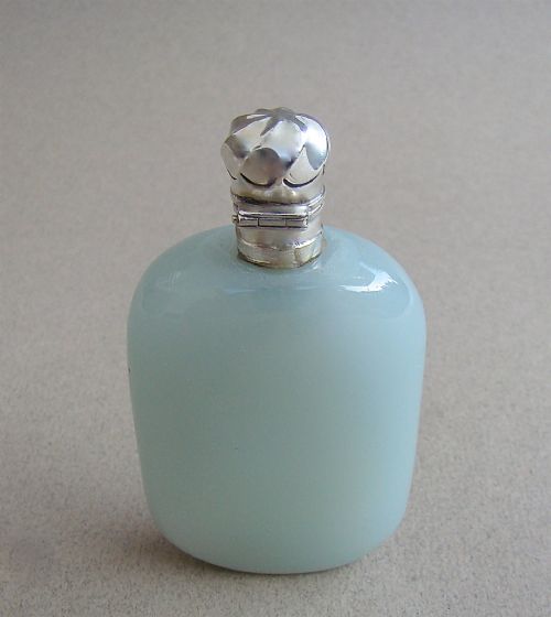 fig 3. VICTORIAN SILVER MOUNTED JADE SCENT BOTTLE, CIRCA 1890