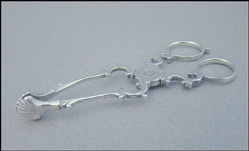fig 2. PAIR OF GEORGIAN SILVER SUGAR NIPS BY STEPHEN ADAMS I, LONDON 1764