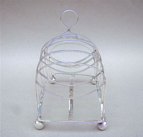 fig 3. GEORGIAN SILVER TOAST RACK, SHEFFIELD 1811