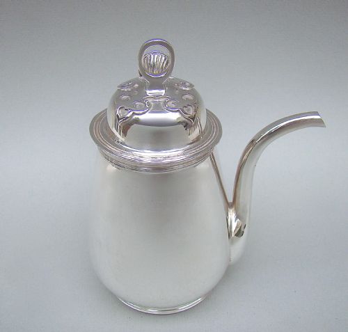 fig 1. STERLING SILVER BACHELOR CHOCOLATE POT BY HEMING & CO, LONDON 1932