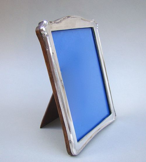 fig 2. GEORGE V SOLID SILVER PHOTOGRAPH FRAME BY WALKER & HALL, BIRMINGHAM 1929