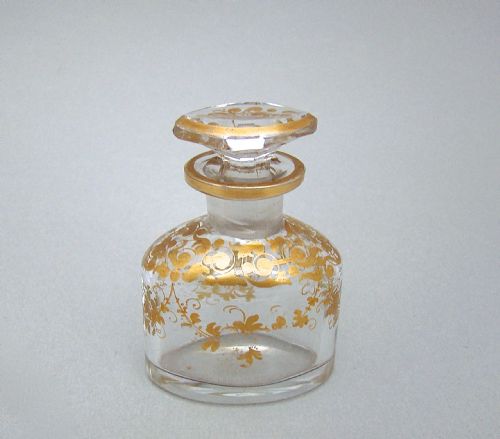 fig 1. 19TH CENTURY FRENCH GILT GLASS SCENT BOTTLE, CIRCA 1890