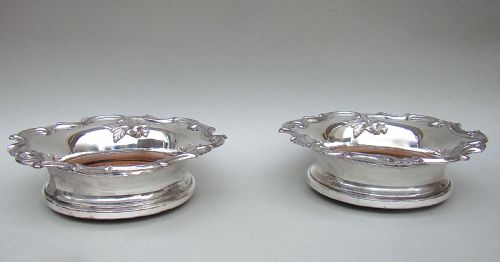fig 2. PAIR OF WILLIAM IV OLD SHEFFIELD PLATE WINE COASTERS, CIRCA 1835