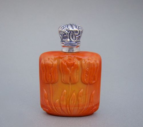 fig 1. FRENCH ART DECO SILVER & PRESSED GLASS SCENT BOTTLE, CIRCA 1930