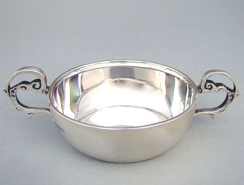 fig 1. GEORGIAN REVIVAL SOLID SILVER WINE TASTER BY E VINER, SHEFFIELD 1938