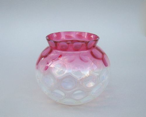 fig 1. VICTORIAN DUAL COLOUR VASELINE SPECIMEN VASE, CIRCA 1890