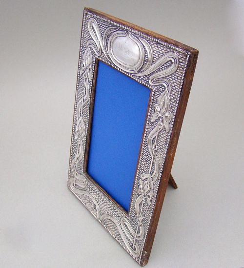 fig 1. ART NOUVEAU SILVER PHOTOGRAPH FRAME BY J&R GRIFFIN, CHESTER 1905