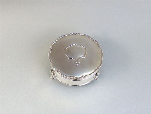 fig 1. ART NOUVEAU SILVER JEWELLERY BOX BY SELFRIDGES & CO, BIRMINGHAM 1915