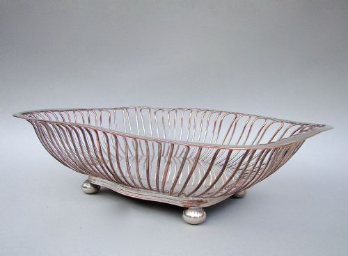 fig 2. GEORGIAN OLD SHEFFIELD PLATE WIREWORK BREAD BASKET, CIRCA 1800