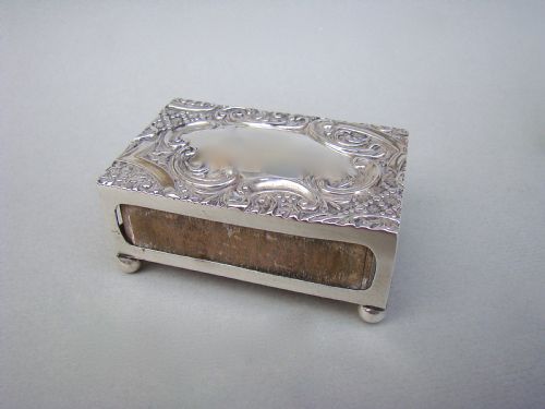 fig 1. EDWARDIAN SILVER MATCH BOX COVER BY CRISFORD & NORRIS. BIRMINGHAM 1900