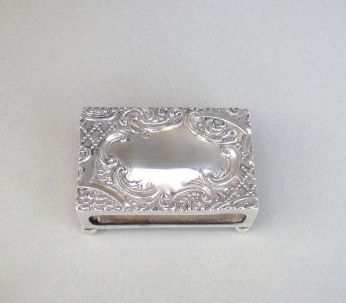 fig 2. EDWARDIAN SILVER MATCH BOX COVER BY CRISFORD & NORRIS. BIRMINGHAM 1900