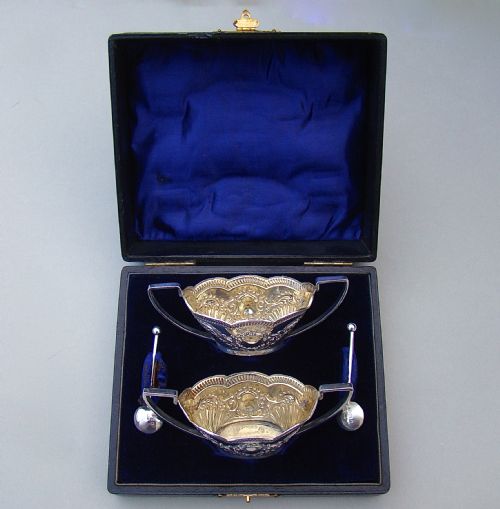 Cased Pair of Victorian Silver  Salts by Spurrier & Co, Birmingham 1900
