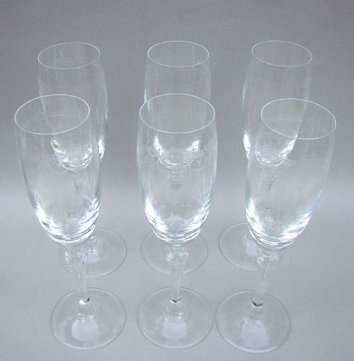 fig 1. SET OF SIX EDWARDIAN ENGRAVED GLASS CHAMPAGNE FLUTES, CIRCA 1910